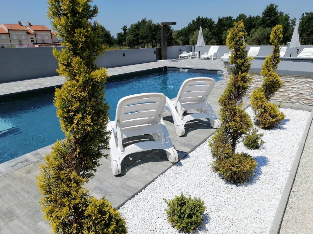 Apartment Camelia Porec Exterior photo